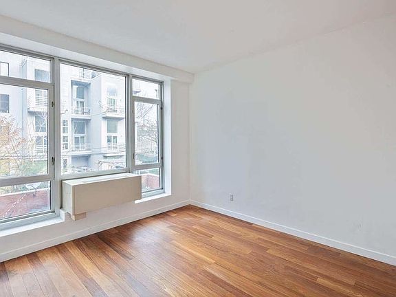 3rd image of 127 Meserole St APT 2A