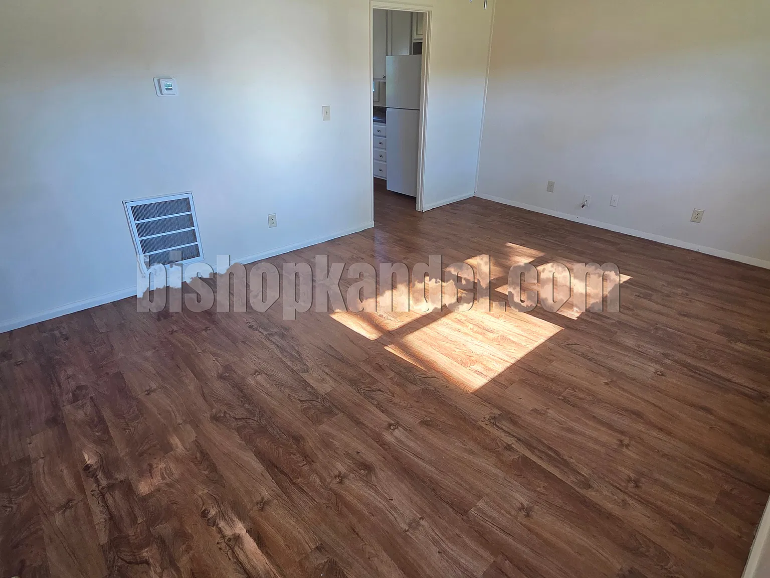 4 bed, 1.5 bath, 960 sqft, $1,315 — Photo 2