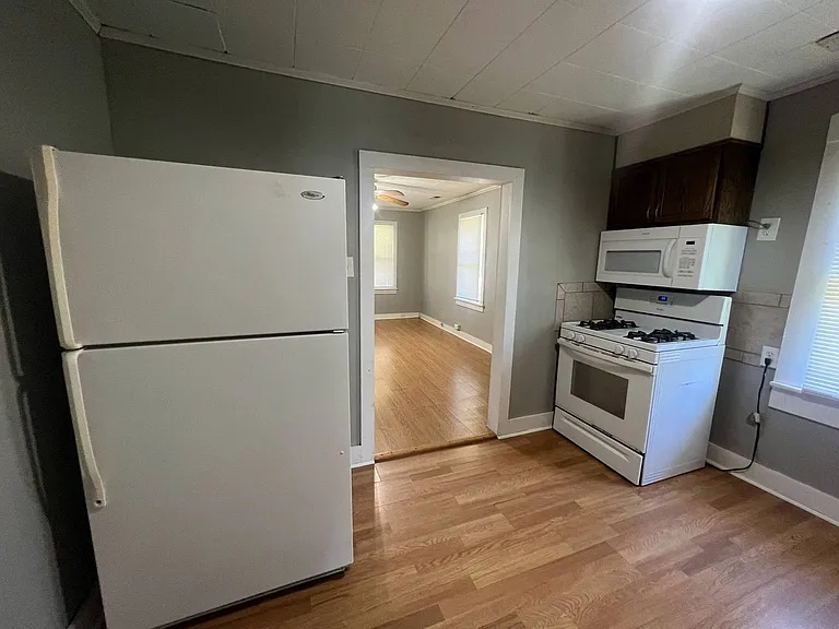 120 S Patterson Ave — Photo 6