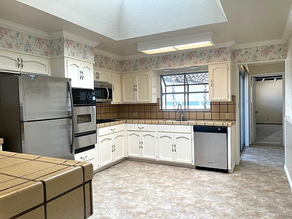 2nd image of 1504 Oak Ave
