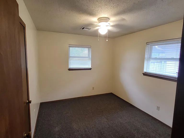 1116 Kings Ct — Photo 25