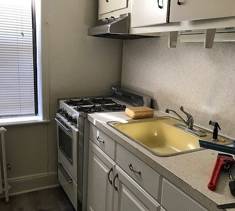 3rd image of 129 Roosevelt Ave APT 5