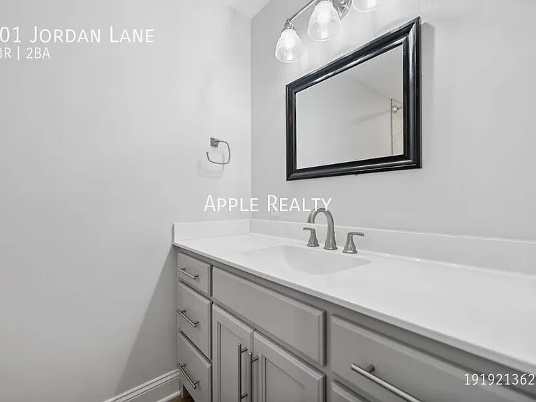 101 Jordan Ln — Photo 12