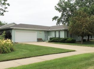 735 Rueth Dr, Griffith, IN 46319