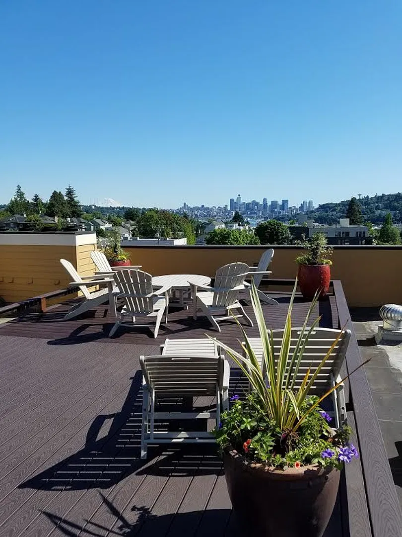 Watermarke Apts. — Photo 4
