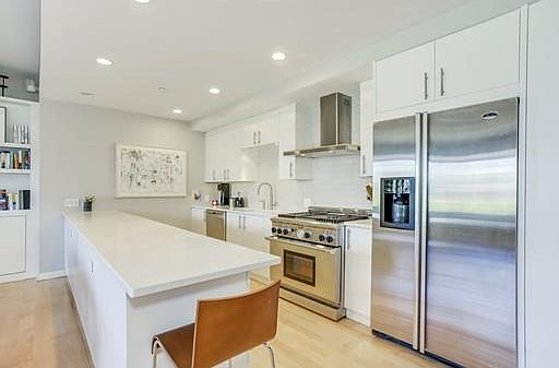 5th image of 1313 Washington St APT 325
