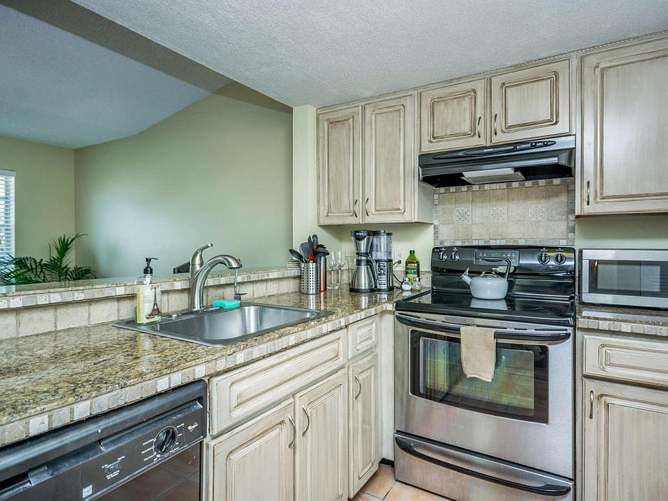 1st image of 1050 Lake Shore Dr APT 105
