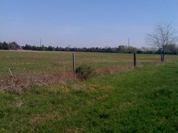 4th image of 3523 Texas Highway 24 S