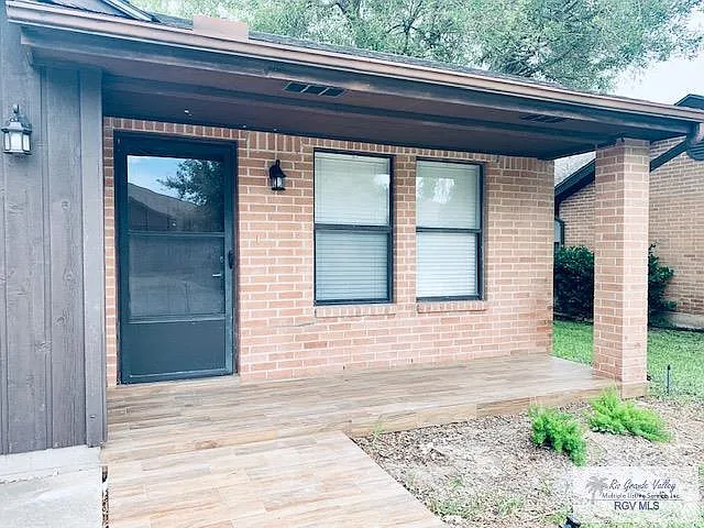 2 bed, 2.0 bath, 1205 sqft, $1,350 — Photo 3
