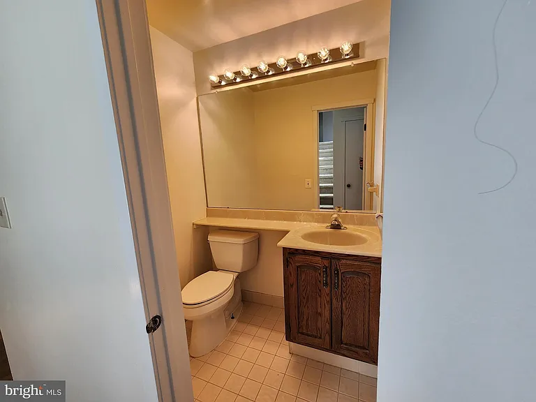 254 Sayre Dr — Photo 21
