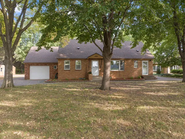 1905 W Traverse Rd, Saint Peter, MN 56082