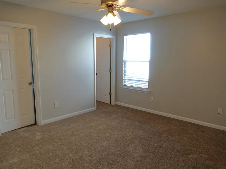 139 Stockbridge Dr — Photo 19