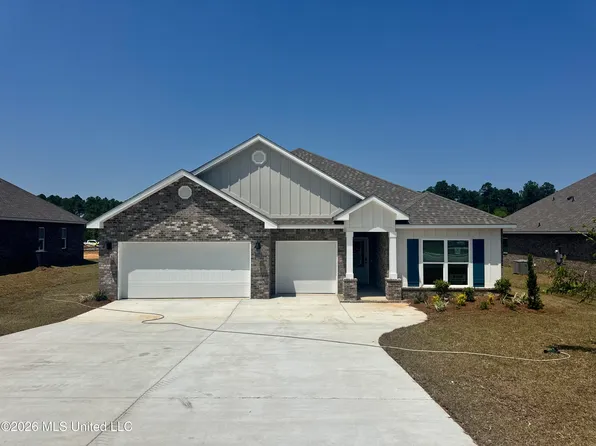 17092 River Hills Dr, Gulfport, MS 39503