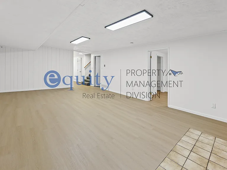 8894 S 540 E — Photo 15
