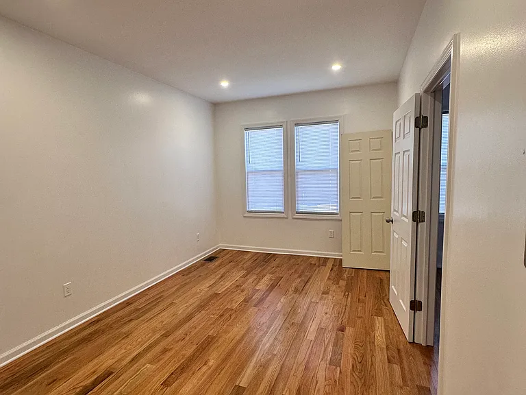 1300 Lincoln St #1 — Photo 6