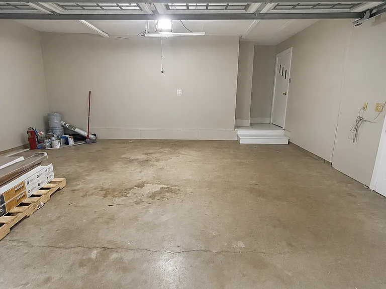 501 W Franklin St — Photo 21
