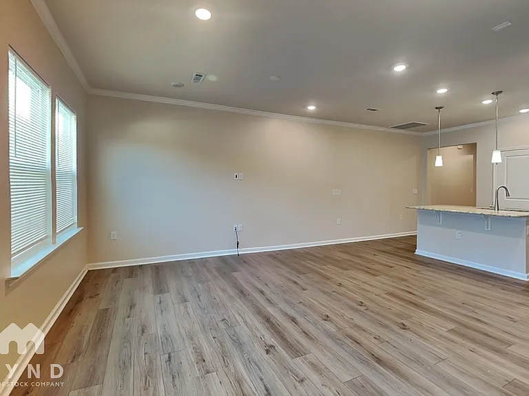 845 Falls Grove Trl — Photo 3