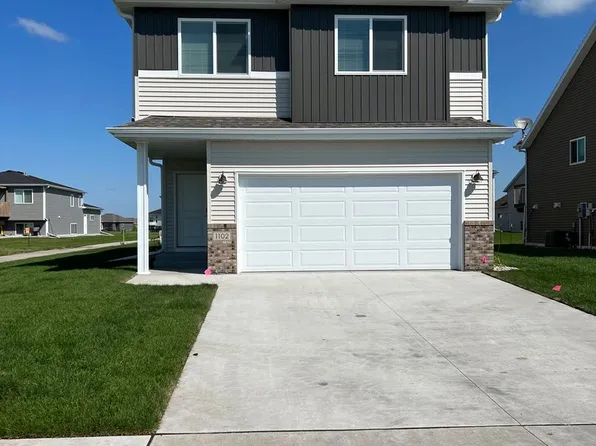 1102 46th Ave S, Moorhead, MN 56560