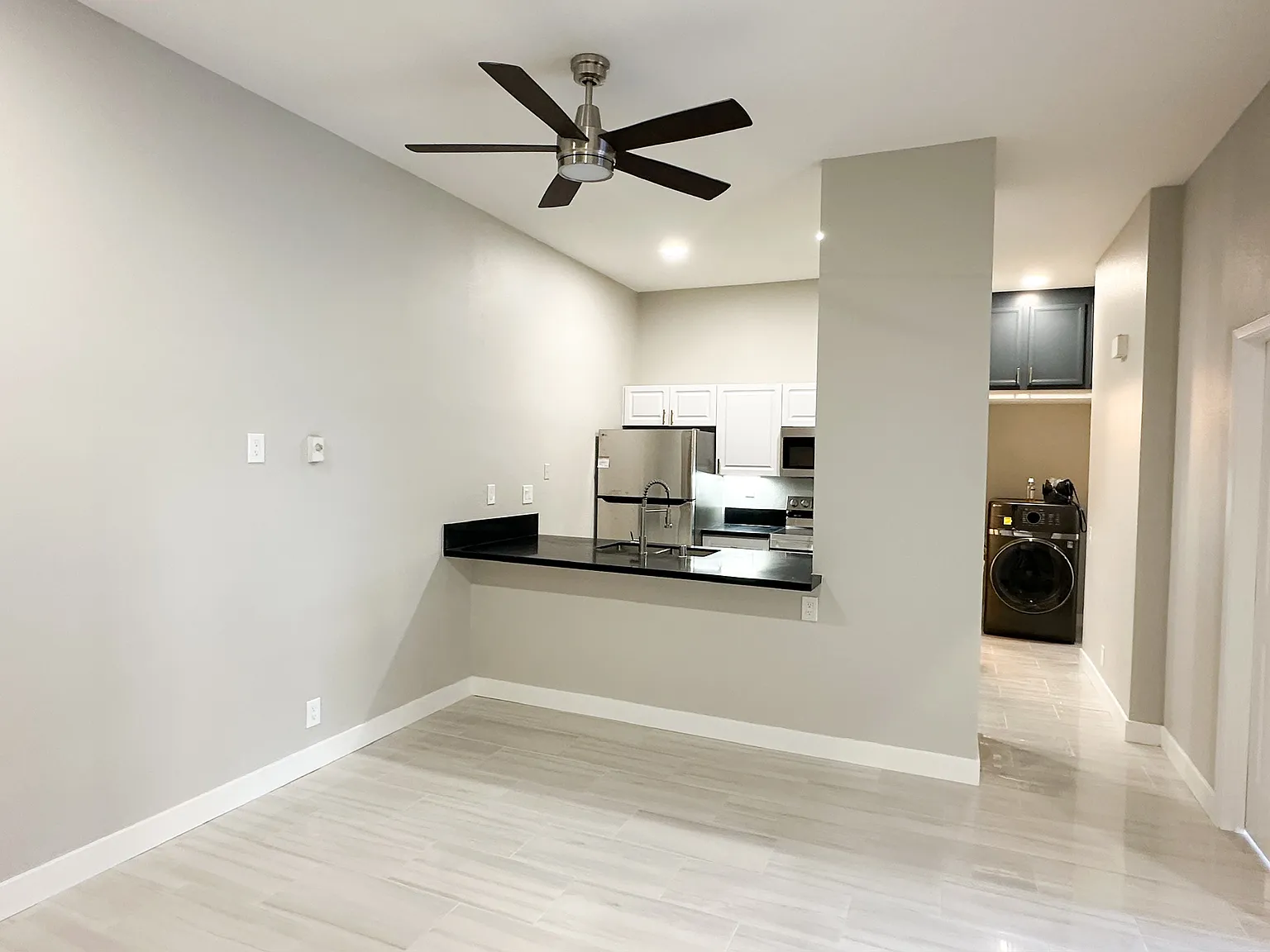 3 bed, 894 sqft, $3,800 — Photo 2