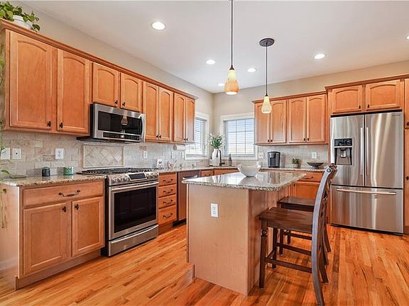 3rd image of 425 Southfield Dr
