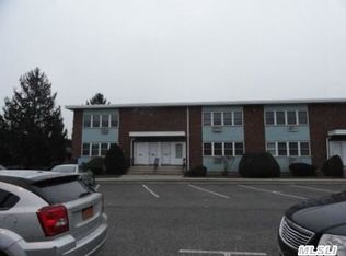 114 Farber Dr, West Babylon, NY 11704