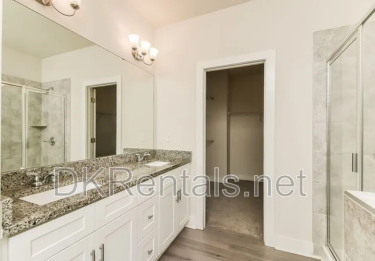 140 Stewart Glen Dr — Photo 10