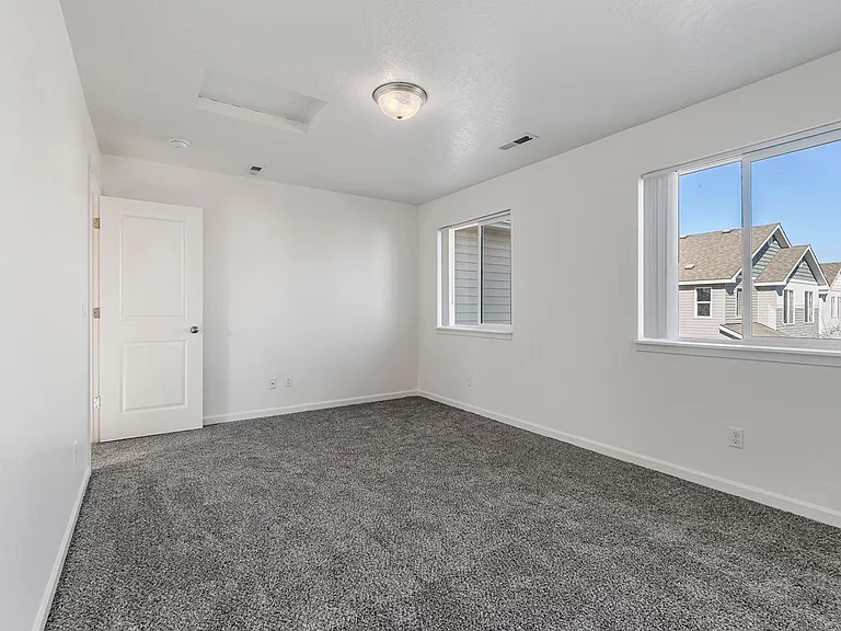 7761 Wyeth Ct — Photo 28