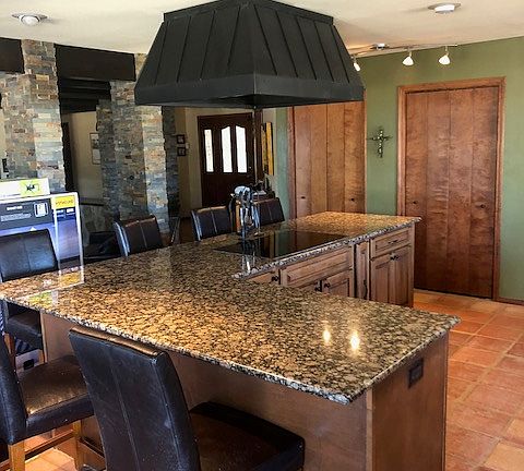 3rd image of 314 Vineyard Ln