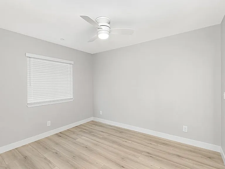 330 Ash Ave — Photo 12