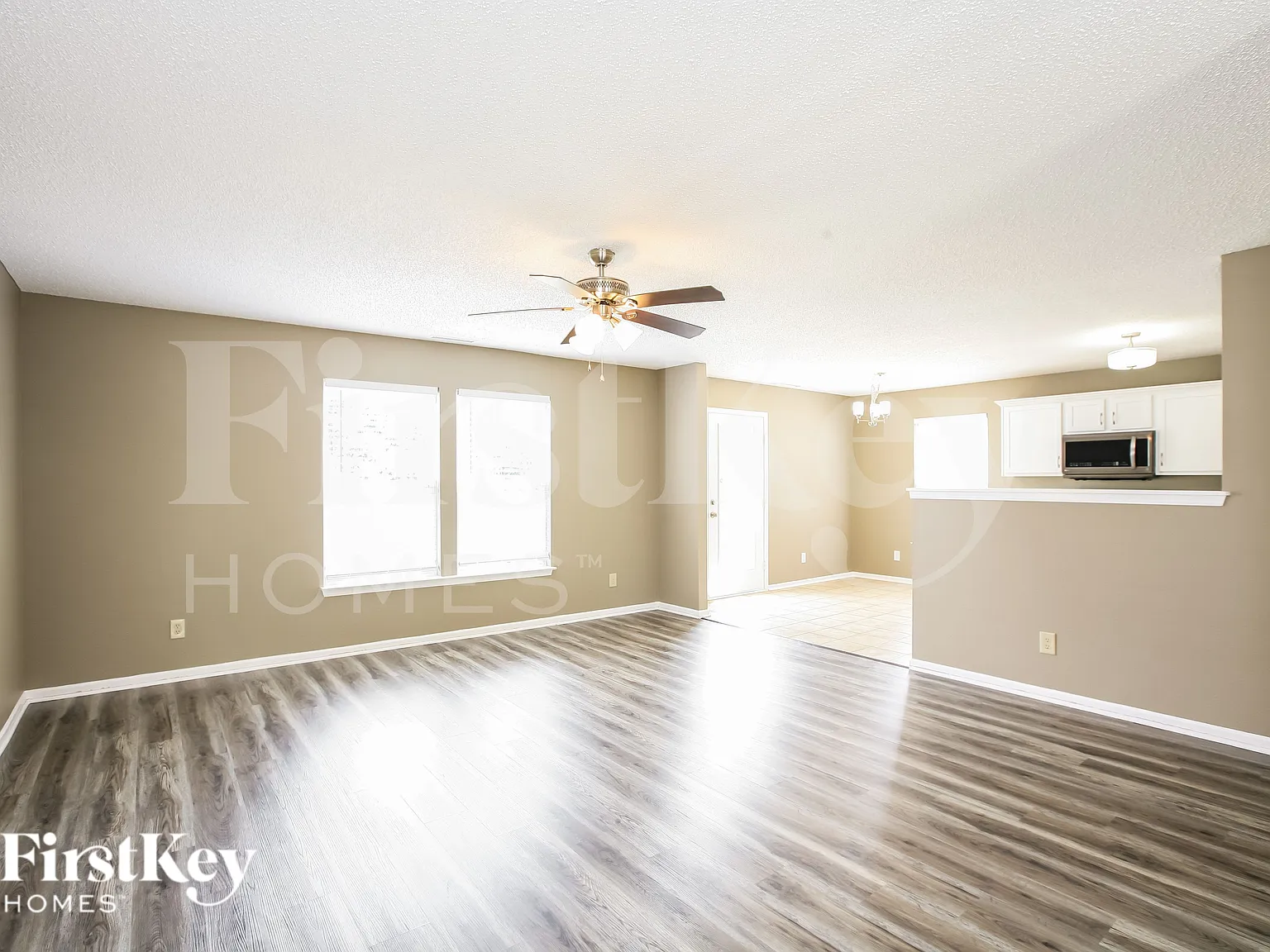 3 bed, 2.5 bath, 1842 sqft, $2,195 — Photo 3