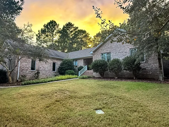 186 James Drive, West End, NC 27376