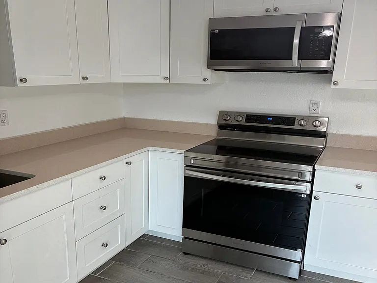 3287 Great Neck St — Photo 16