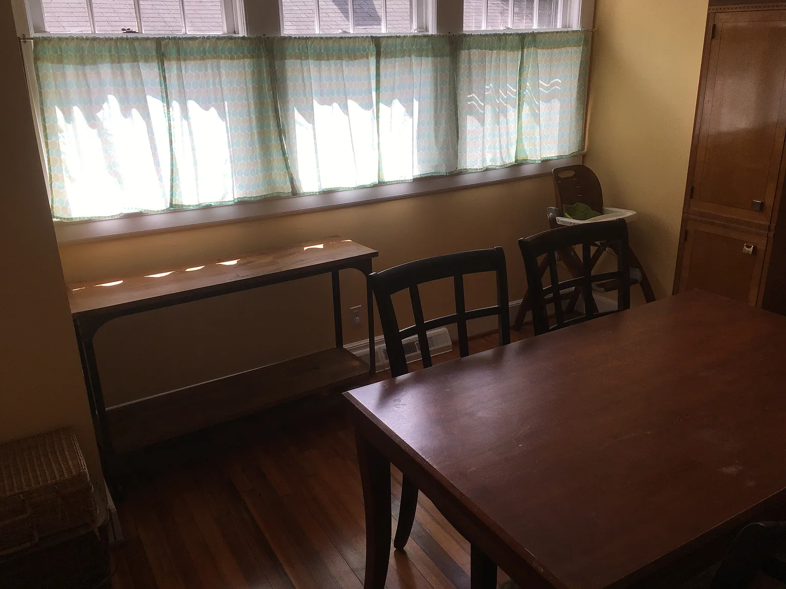 3 bed, 1.5 bath, 1300 sqft, $2,500 — Photo 4