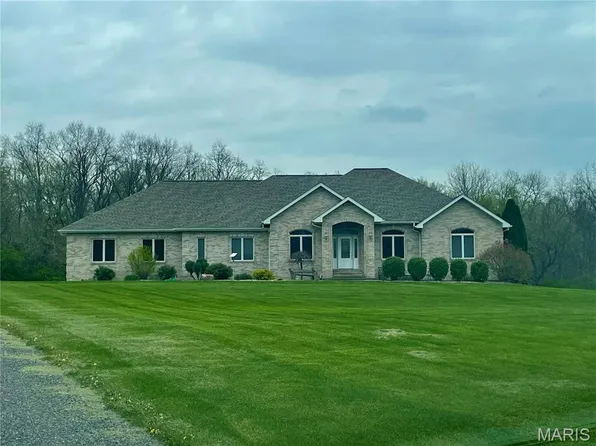 3234 N 15th Ave, Litchfield, IL 62056