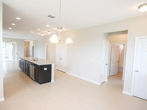 3rd image of 8125 Graycliff Ave