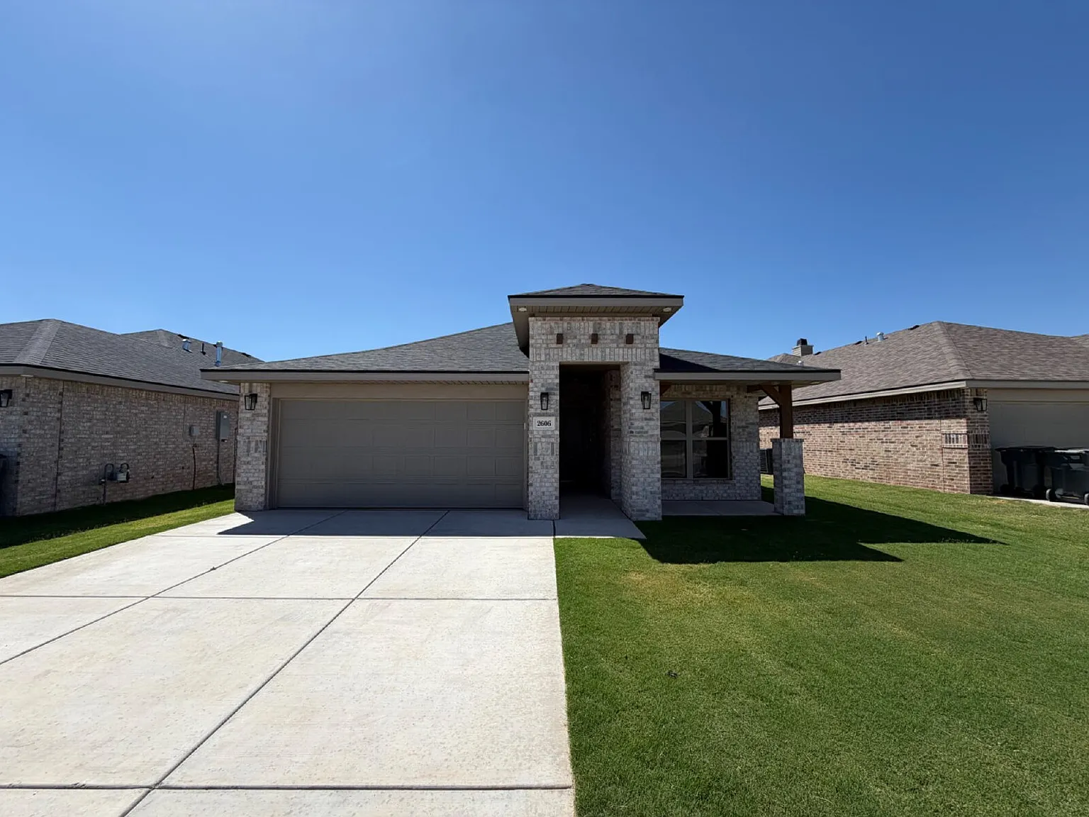 3 bed, 2.0 bath, 1600 sqft, $1,950 — Photo 1