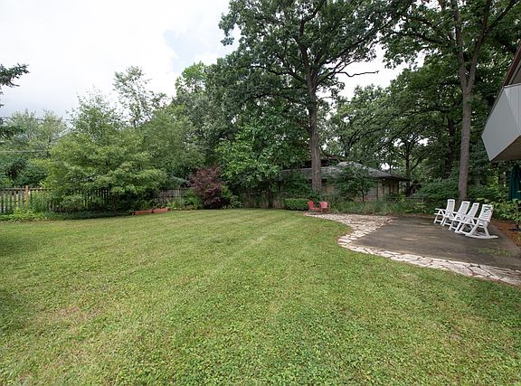 3rd image of 2048 Hickory St