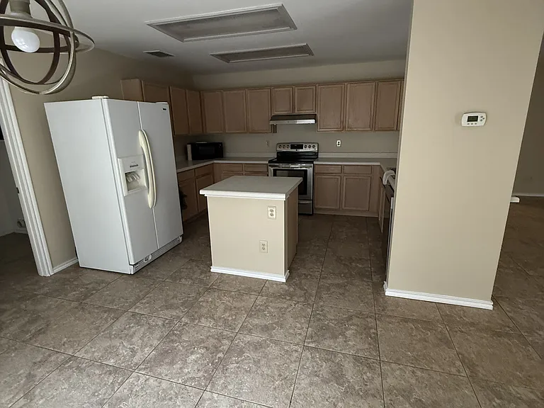 3313 Baldwin Park — Photo 3