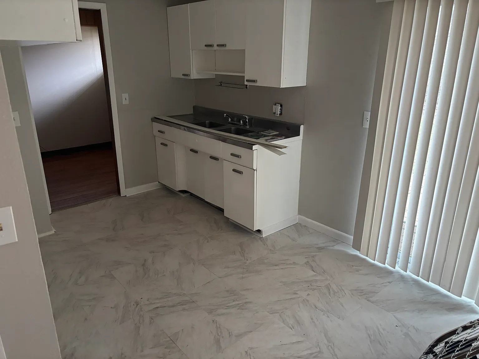 3 bed, 864 sqft, $1,195 — Photo 3