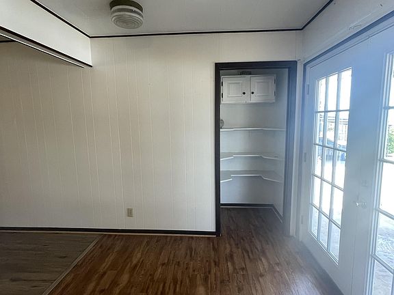 4th image of 126 Northwest Dr #21