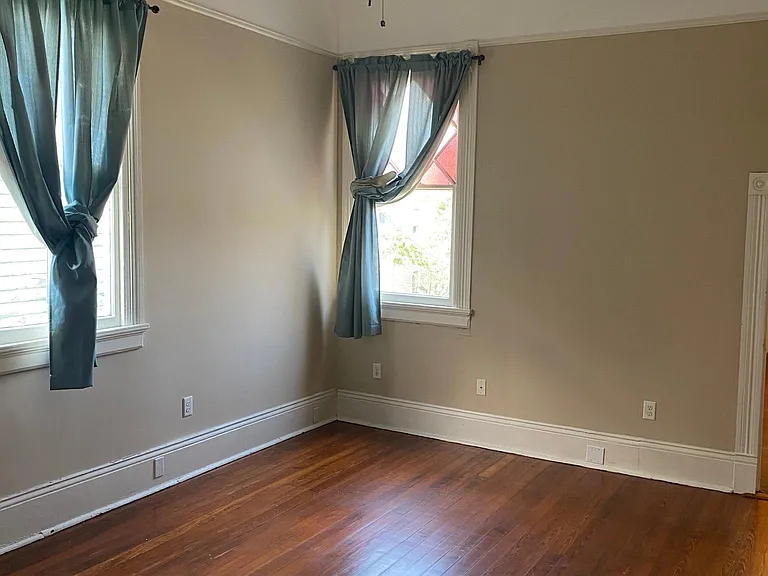 202 S Scott St — Photo 19