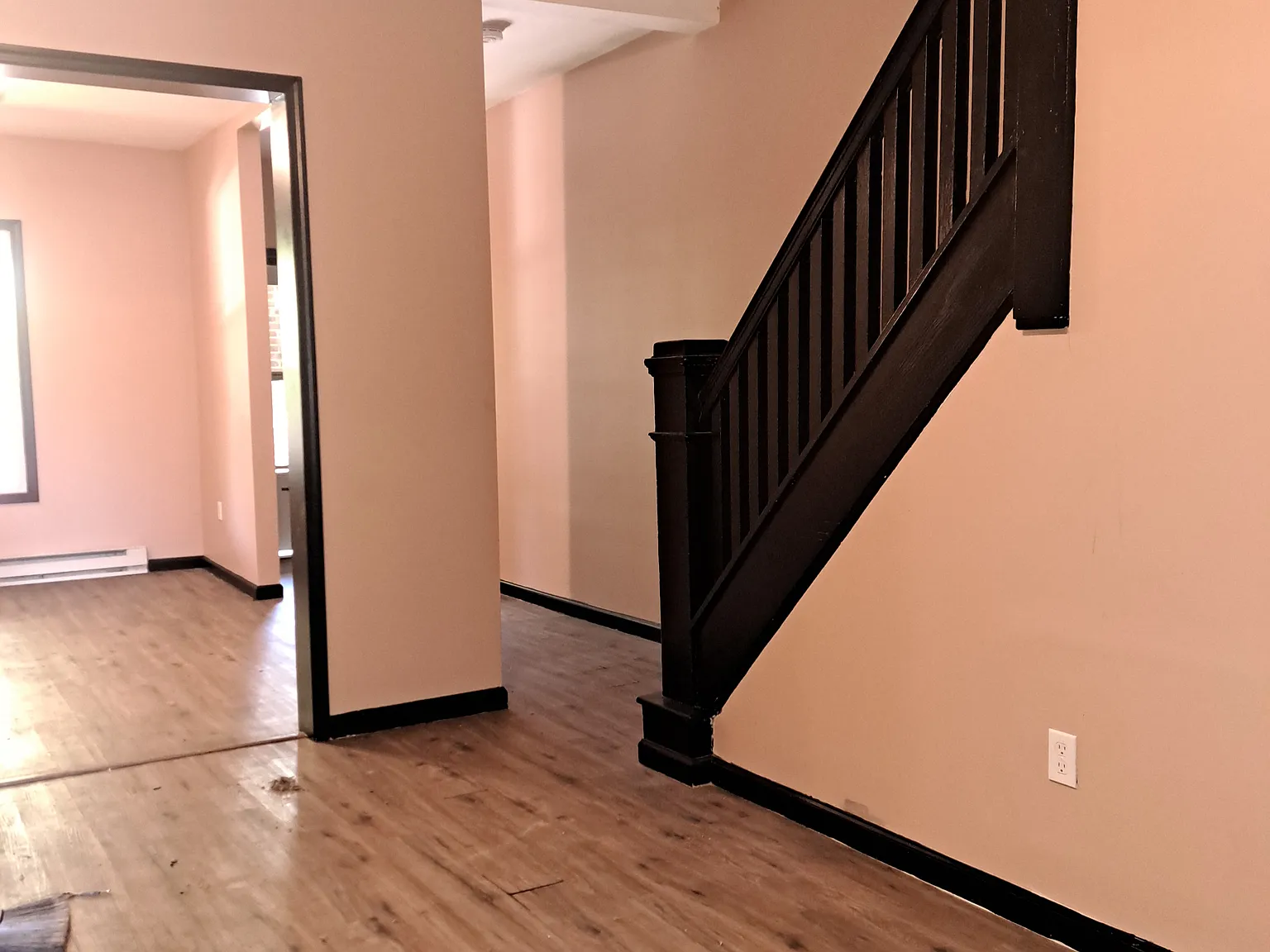 5 bed, 1758 sqft, $2,300 — Photo 3
