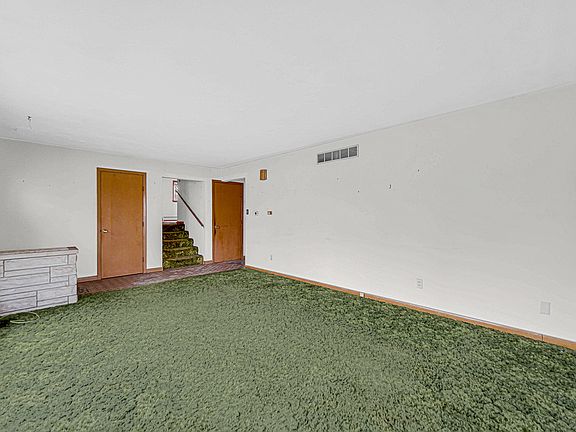 3rd image of 2511 Central Dr