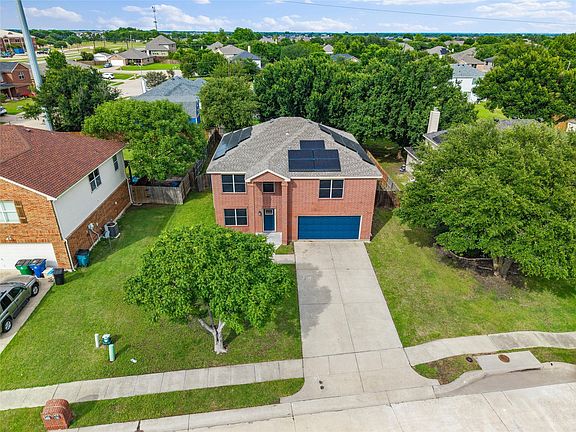 3rd image of 105 Vivian Dr