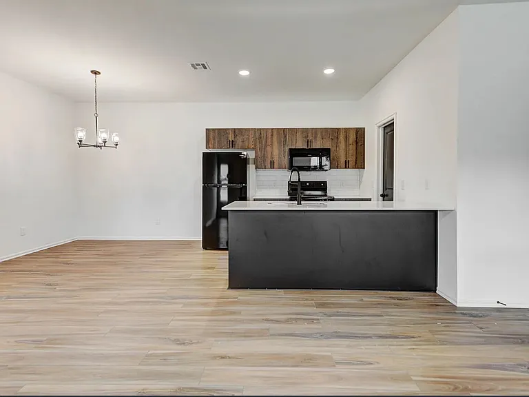 420 N Canyon Ter — Photo 4