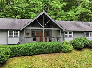 100 Foresthill Ln, Whittier, NC 28789