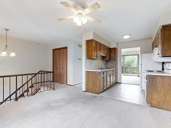 3rd image of 3666 Auger Ave