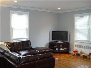 4th image of 79 Radcliff Ave