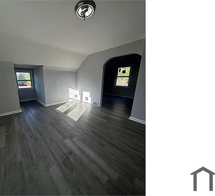 3 bed, $1,695 — Photo 2