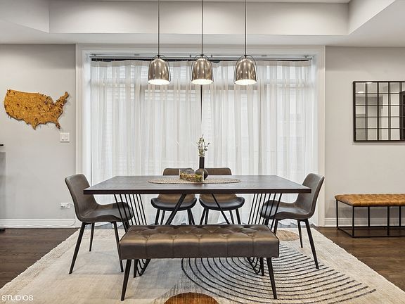 4th image of 632 W Barry Ave #3S